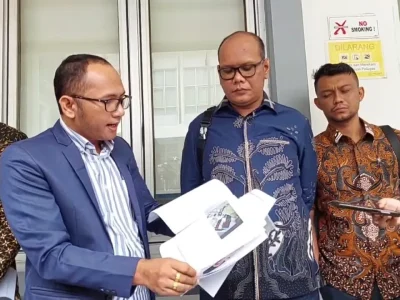 Kuasa Hukum Edward Akbar, Jundri R. Berutu melaporkan Kimberly Rdyer atas dugaan kekerasan anak. (Foto: Bayu/Nyata)