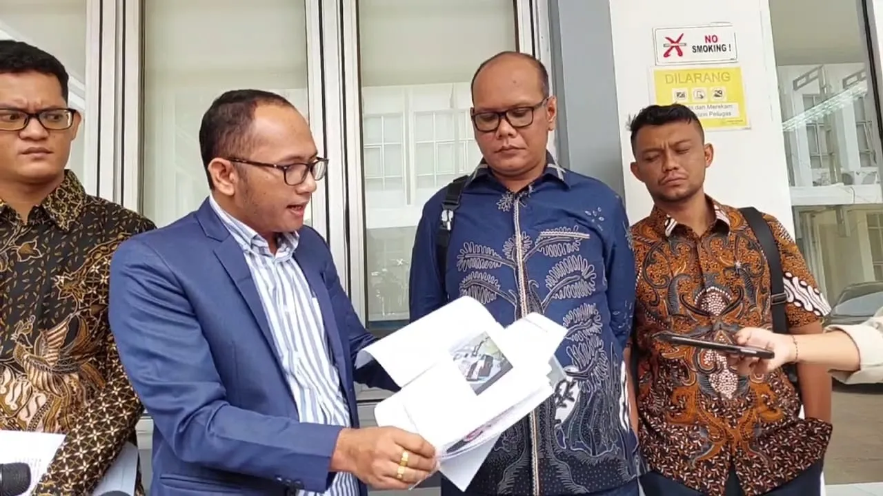 Edward Akbar Laporkan Kimberly Ryder atas Dugaan Kekerasan Anak