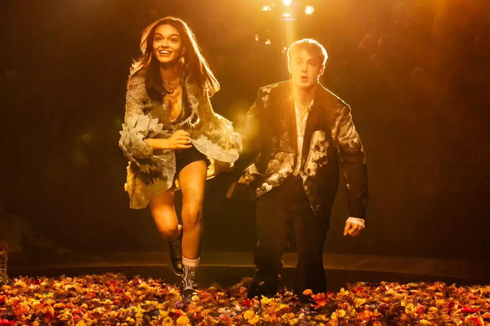 Kit Connor-Rachel Zegler Tak Henti Berciuman di Teater ‘Romeo Juliet’