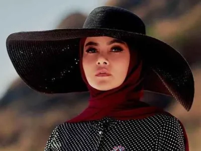 Olla Ramlan melaporkan akun buzzer yang telah menyerang keluarganya. Foto : Instagram/ollaramlan