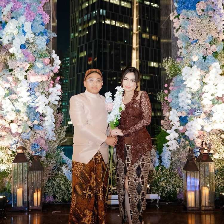 Celine Evangelista terlihat serasi dengan Aan Story. Foto : Instagram/aanstory