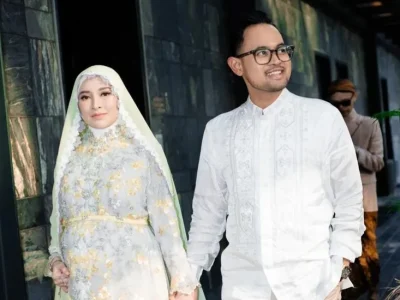 Shandy Purnamasari dan Juragan 99 menggelar acara mitoni yang mewah dan meriah. Foto: Dok. Instagram @shandypurnamasari