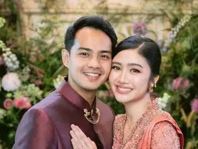Senyum bahagia Febby Rastanty setelah bertunangan dengan Drajad (Foto: Instagram/febbyrastanty)