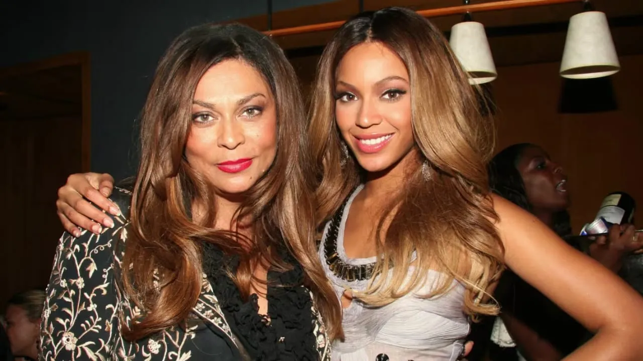 Ibunda Beyonce Dinobatkan Jadi ‘Mom of the Year’