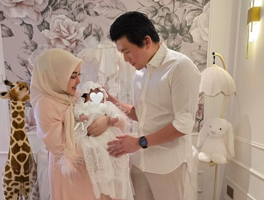 Syahrini, Reino, dan Princess R. Foto: Dok. Instagram @princessyahrini