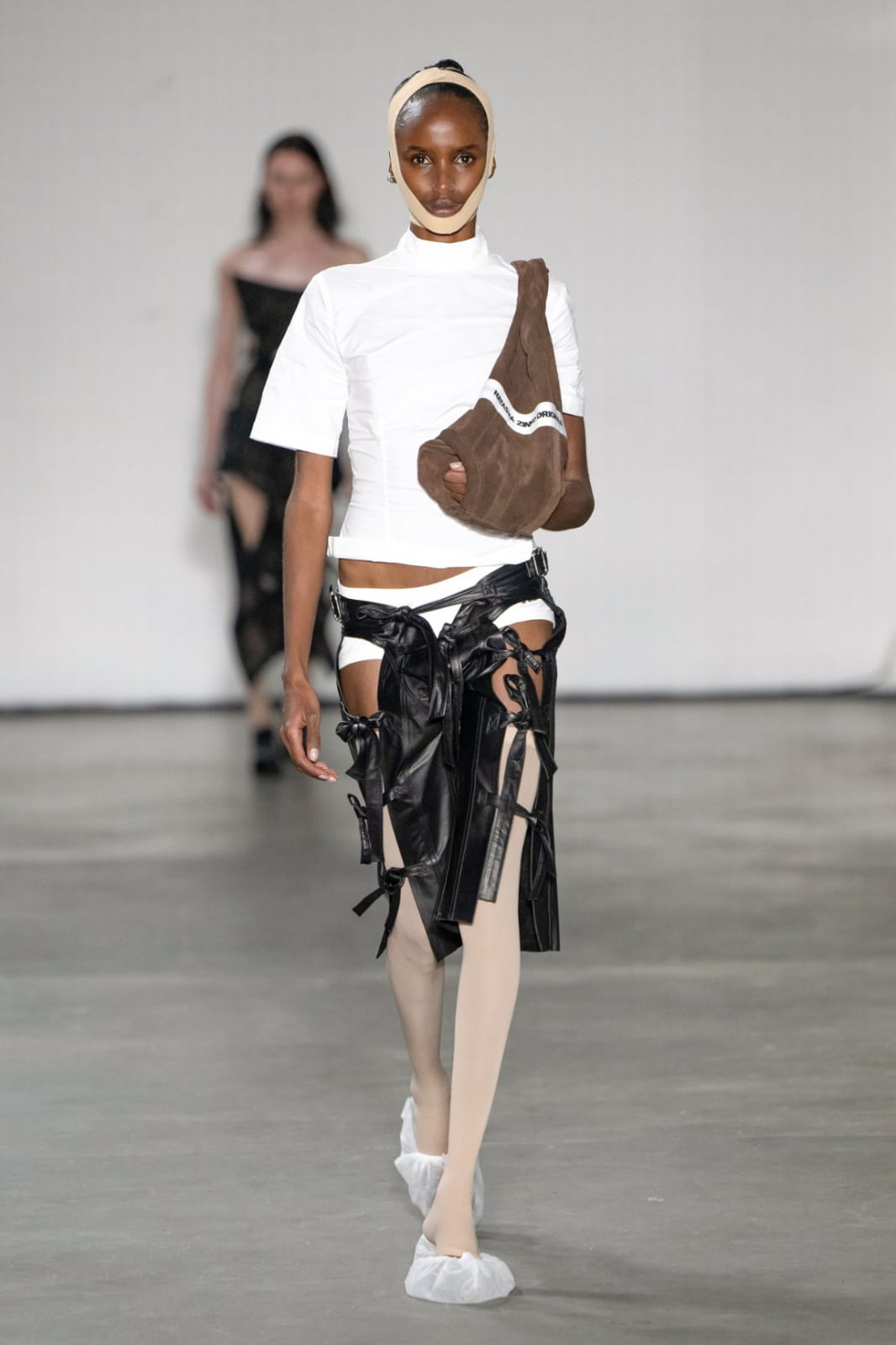 Arm sling buatan Natasha Zinko. Foto: Dok. WWD
