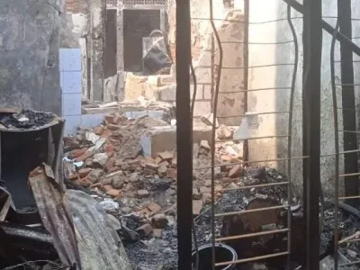 Kebakaran rumah di sebuah kampung Kelurahan Kali Anyar, Tambora, Jakarta Barat. Foto : BPBD DKI Jakarta