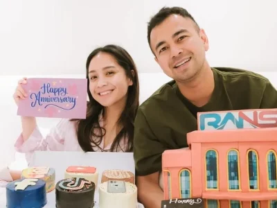 Raffi Ahmad dan Nagita Slavina merayakan anniversary ke-10. Foto: Dok. Instagram @raffinagita1717