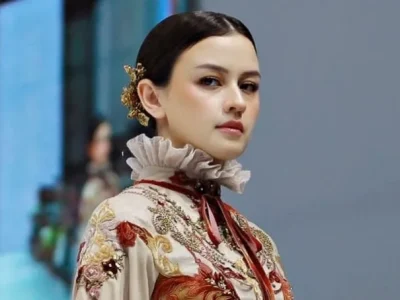 Kimberly Ryder tampil memukau di JFW 2024. Foto: Dok. Instagram @ayudyahandari