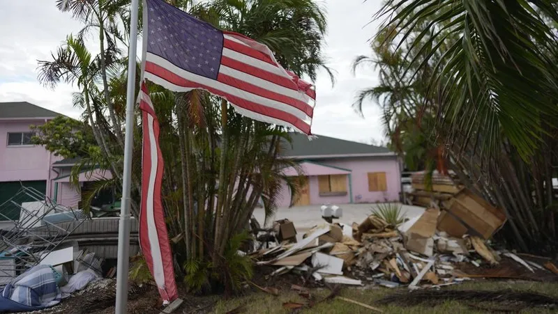 Badai Milton Terjang Florida, Kecepatan Angin Hingga 205 Km per Jam