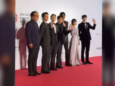 Para kru dan pemain film ‘Uprising’ dalam Busan International Film festival 2024 (Foto: Instagram/busanfilmfest)