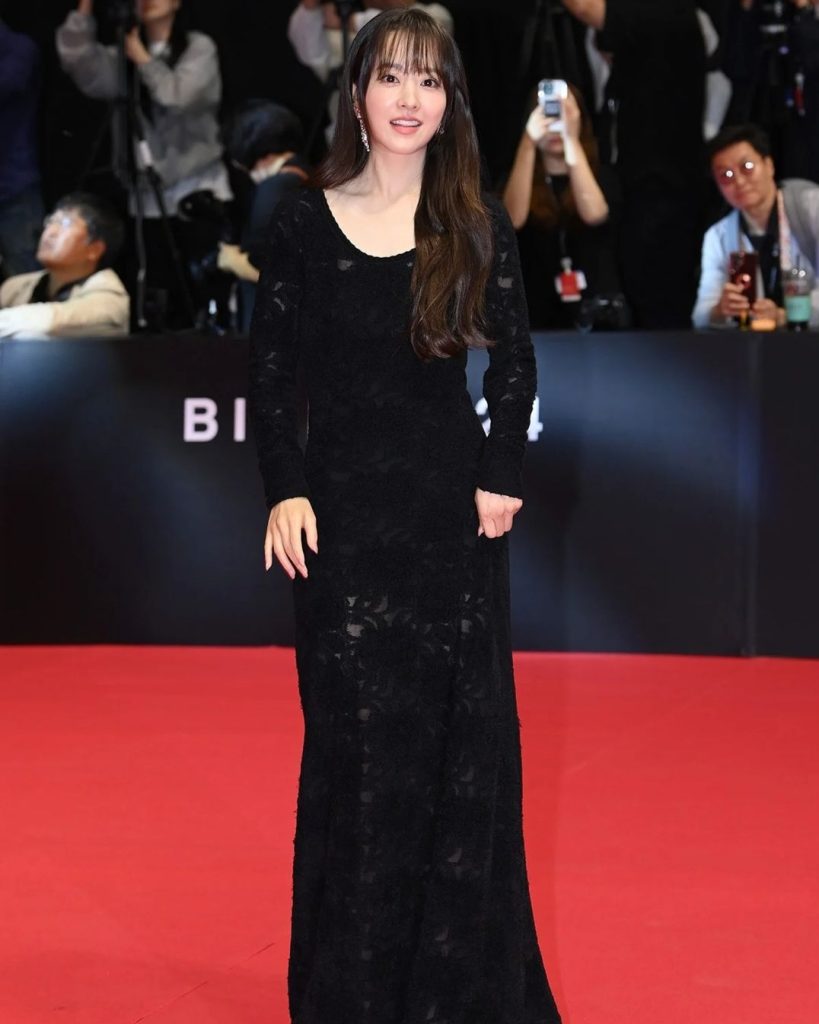 Park Bo Young dalam Busan International Film Festival (Foto: Instagram/park.bo_young.pby)
