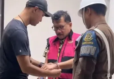 Mantan pejabat Mahkamah Agung (MA), Zarof Ricar, sebagai tersangka suap dalam penanganan perkara Gregorius Ronald Tannur. Foto : Kejagung