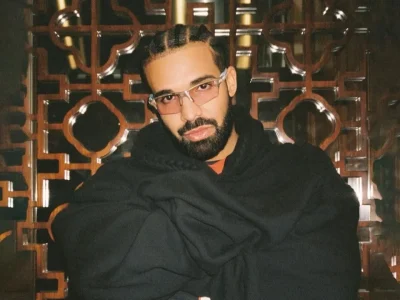 Drake pamer lapangan basket di dalam rumah mewahnya (Foto: Instagram/champagnepapi)