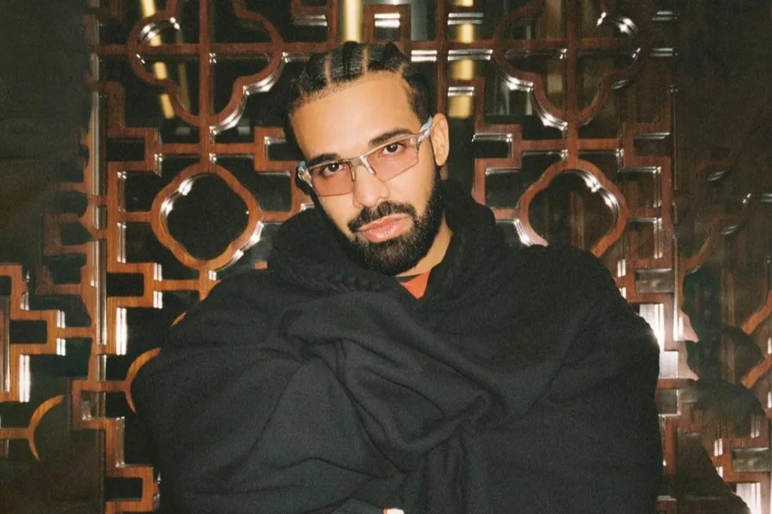 Rapper Drake Pamer Rumah Mewah, Ada Lapangan Basket Indoor