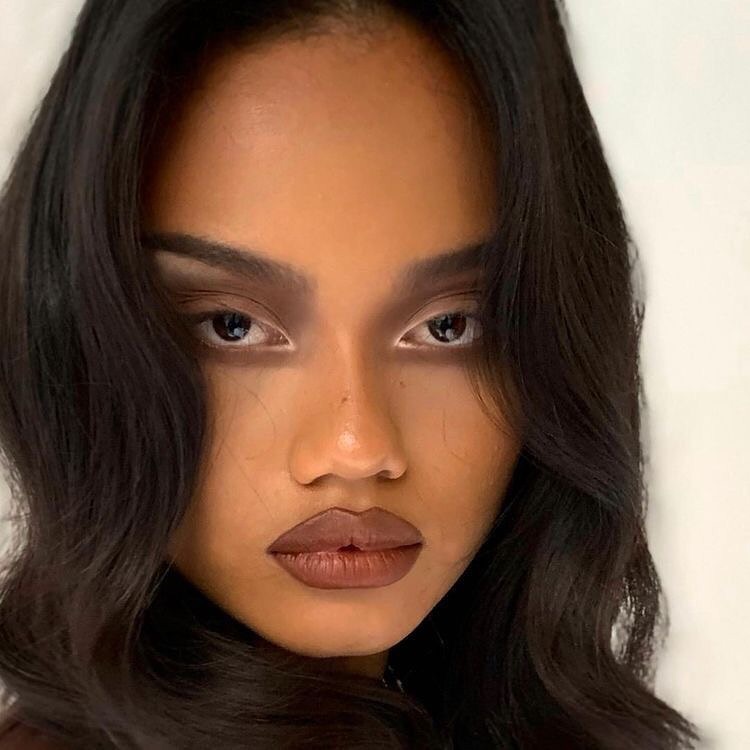 Contoh makeup espresso grunge (Foto: Instagram/dollieta)