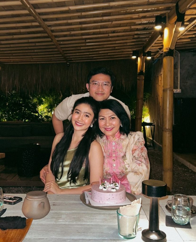 Febby Rastanty bersama ibu dan adiknya (Foto: Instagram/febbyrastanty)