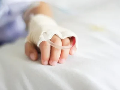 ILUSTRASI : Bayi di Malaysia didiagnosis menderita kanker ovarium. Foyo : Getty Images/iStockphoto/AgFang