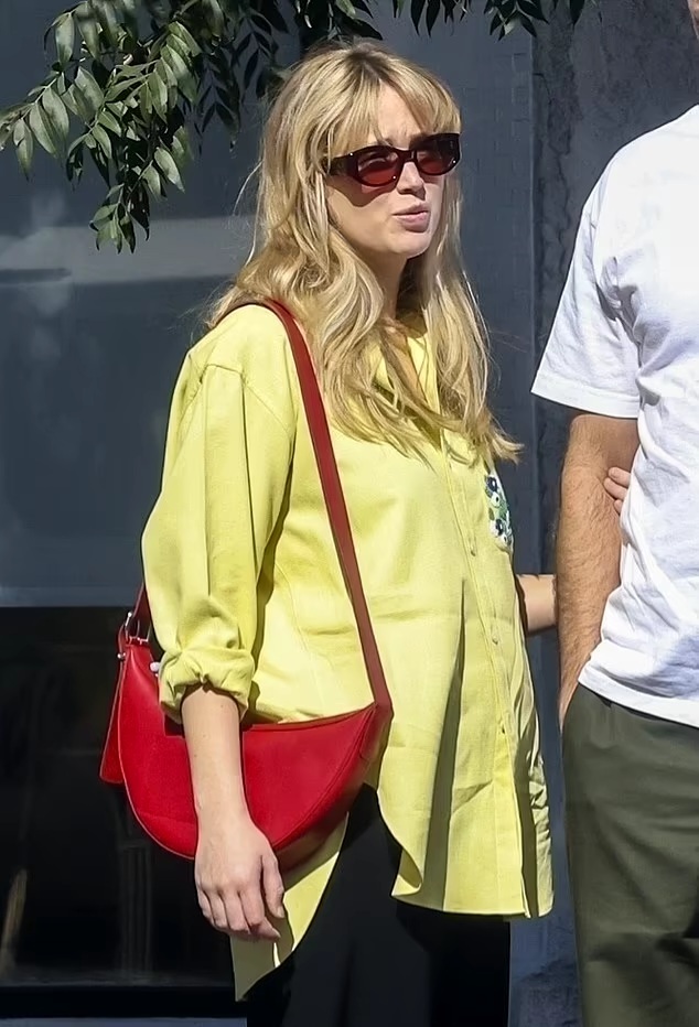 Jennifer Lawrence hamil anak ke-2 (Foto: BACKGRID)