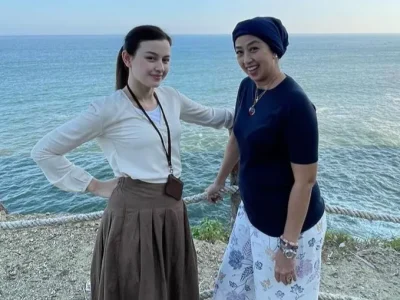 Ibunda Kimberly Ryder sebut Edward Akbar pelit (Foto: Instagram/irvina_zainal)