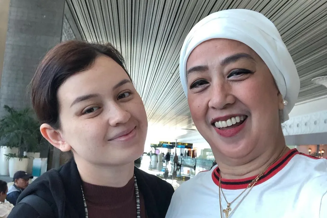 Ibunda Kimberly Ryder Sentil Edward Akbar untuk Fokus Cari Nafkah