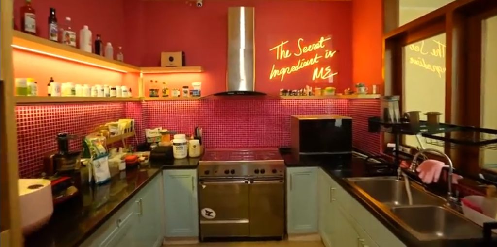 Dapur yang Marshanda banget (Tangkap layar YouTube/Taulany TV)
