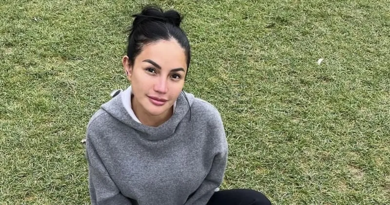 Vadel Badjideh Diperiksa Polisi, Nikita Mirzani Justru Liburan ke Jepang