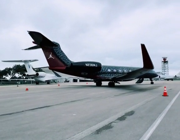 Tampilan eksterior jet pribadi Michael Jordan (Foto: TikTok/seanpalmbeach)