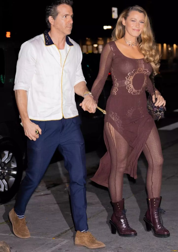 Blake Lively dan Ryan Reynolds saat memasuki restoran di New York (Foto: WAVYPETER/BACKGRID)