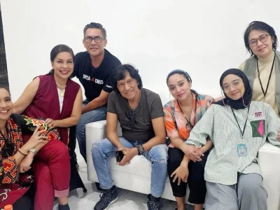 Ikang Fawzi kembali manggung ditemani oleh keluarganya (Foto: Instagram/sorayahaque)