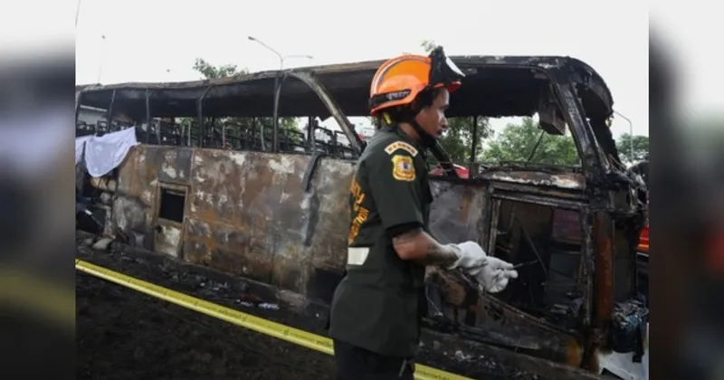 20 Siswa Hangus Terbakar, Tragedi Kebakaran Bus Sekolah di Thailand
