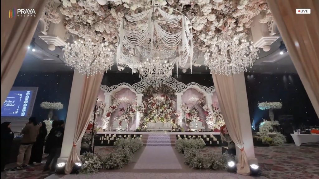 Dekorasi aula unduh mantu Yislam dan Miskah (Foto: YouTube/Fadil Jaidi)