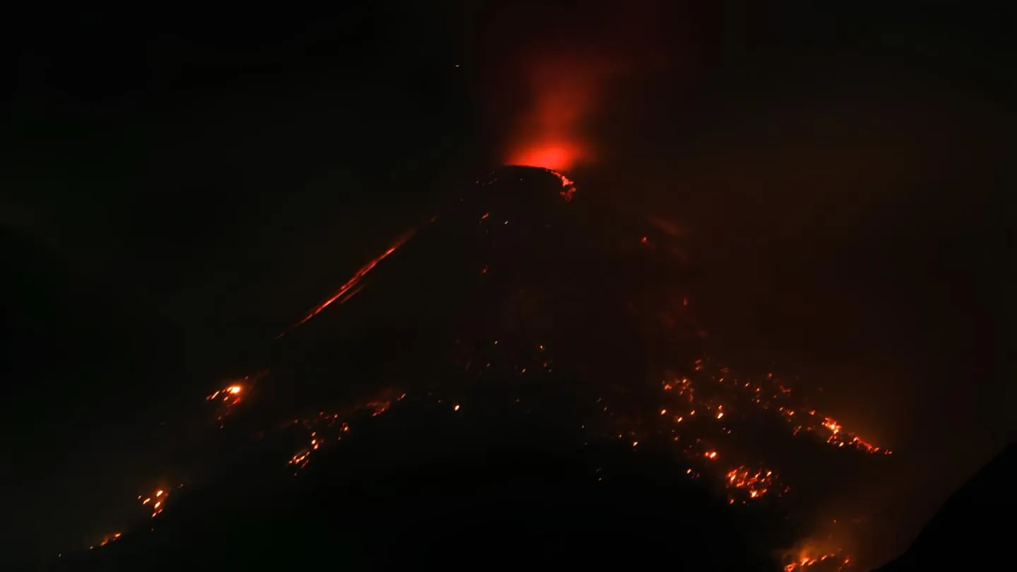 Gunung Lewotobi Kembali Erupsi, Semburkan Abu Vulkanik 4 KM