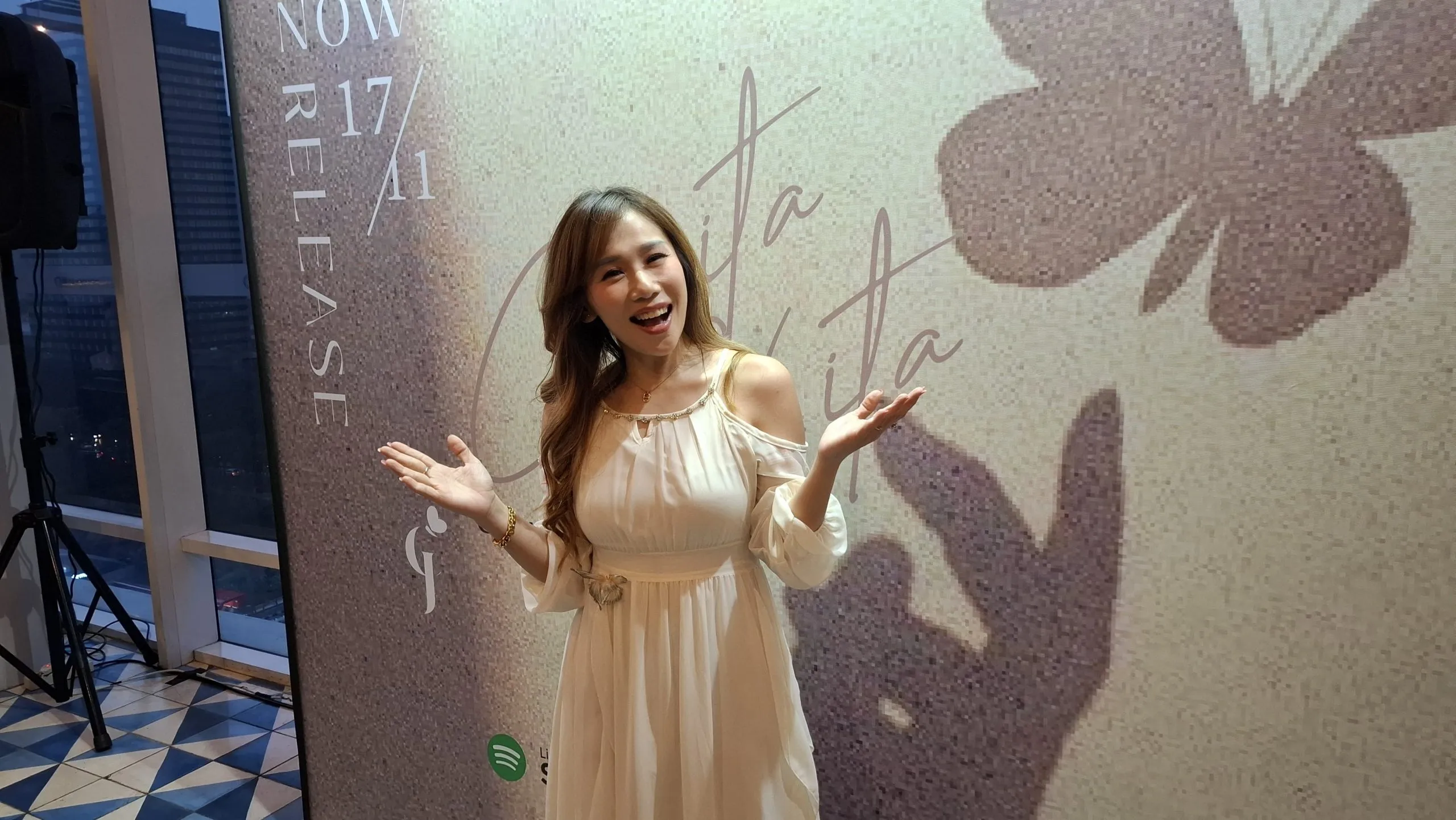 Cherly Juno Rayakan Hari Pernikahan Lewat Mini Album