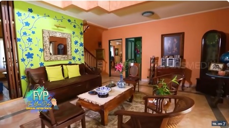 Potret halaman belakang rumah Ikang Fawzi. Foto : YouTube: Trans7 Official