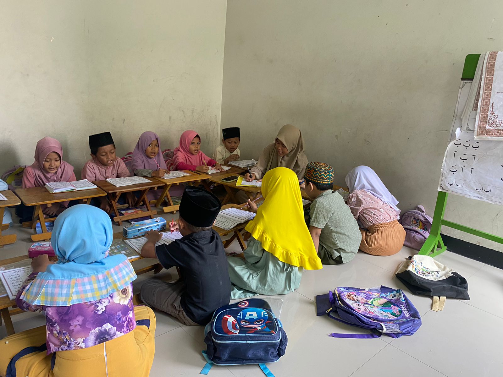 Suasana mengaji di Ponpes Jeha, Surabaya. (Foto: Azharul/Nyata)