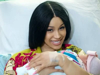 Cardi B saat melahirkan anak ke tiga. Foto : Instagram/iamcardib