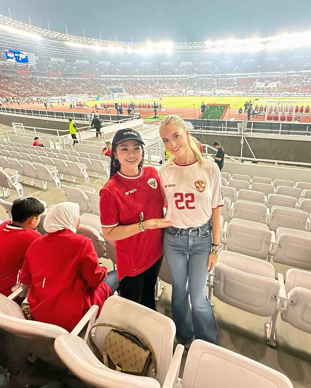Potret Fitri Carlina bersama Fefe Slinkert. Foto : Instagram/fitricarlina