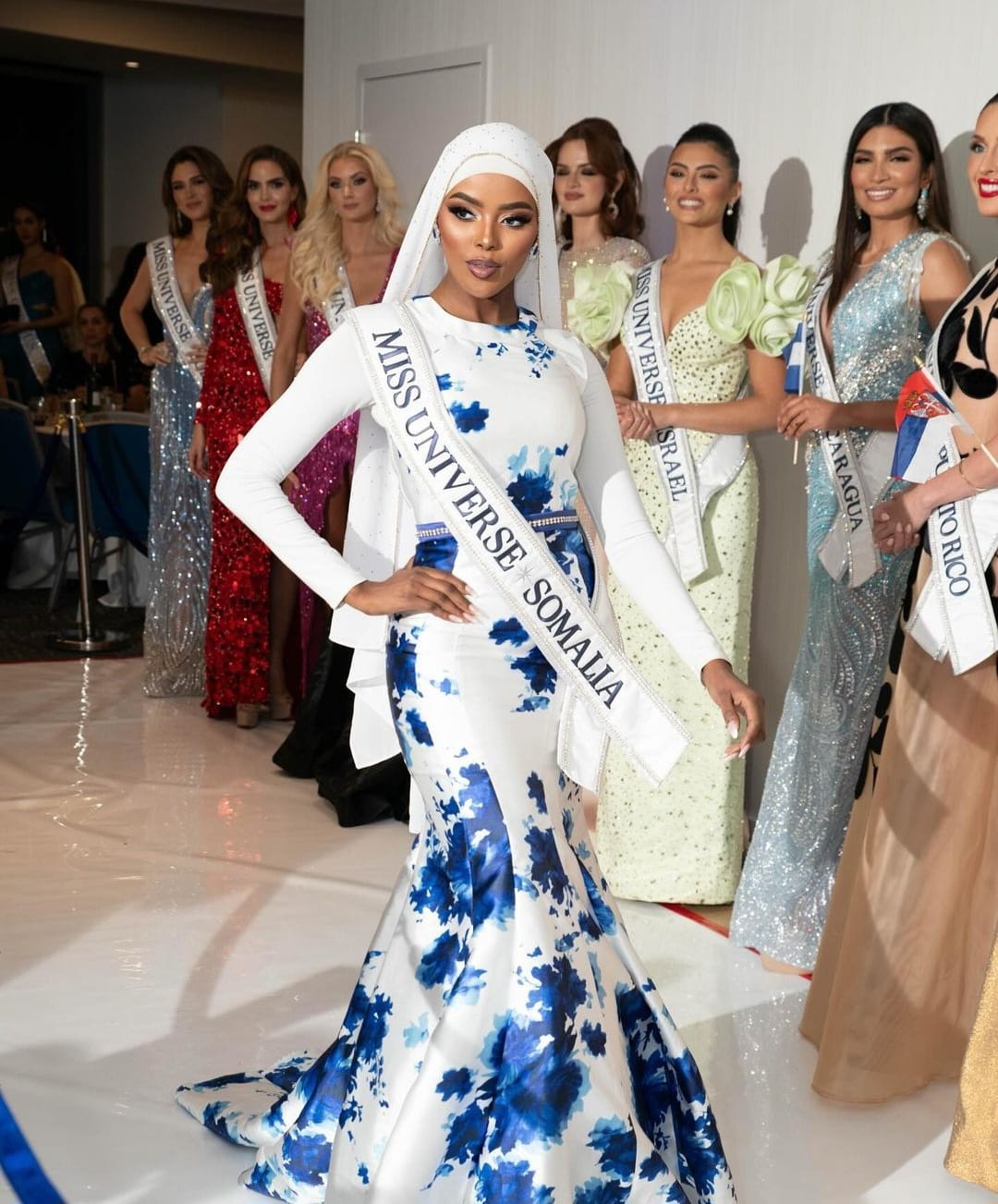 Khadija bersama dengan kontestan Miss Universe lainnya. Foto: Dok. @khadija.omarr