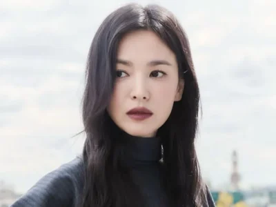 Song Hye Kyo jadi biarawati di film Dark Nuns. Foto: Dok. Instagram @kyo1122