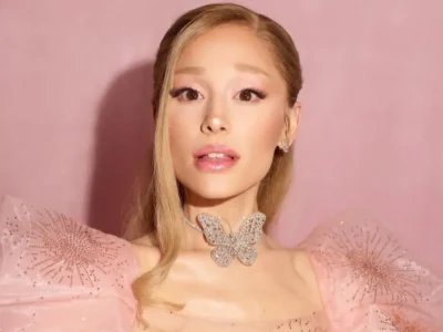 Ariana Grande memakai perhiasan berlian 100 karat saat menghadiri premier 'Wicked' di Australia. Foto: Dok. Instagram @r.e.m.beauty