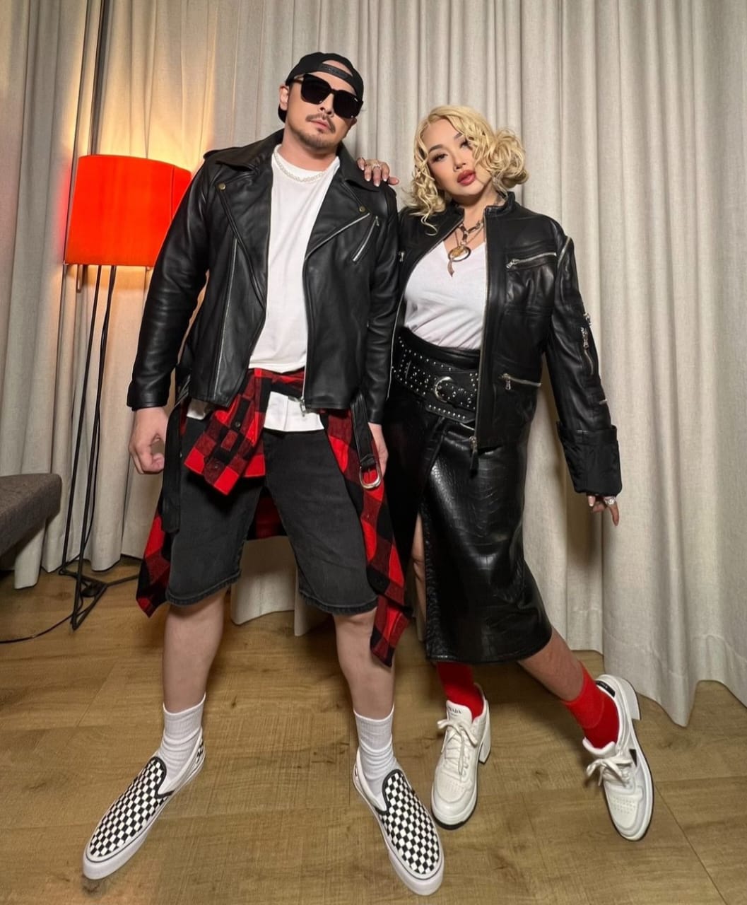 Titi DJ dan Thomas Djorghi meniru gaya Bruno Mars dan Rose BLACKPINK. Foto: Dok. Instagram @ti2dj