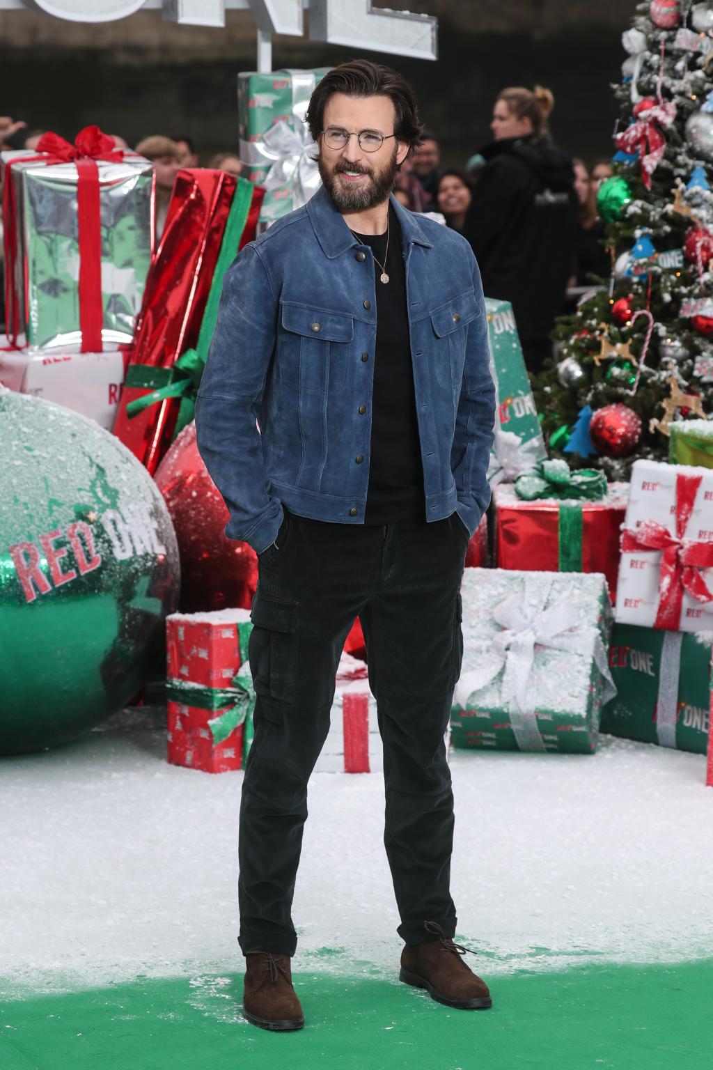 Transformasi gaya Chris Evans yang membuat pangling. Foto: Dok. SplashNews