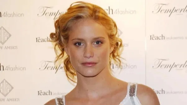 Supermodel Georgina Cooper Meninggal Akibat Long COVID