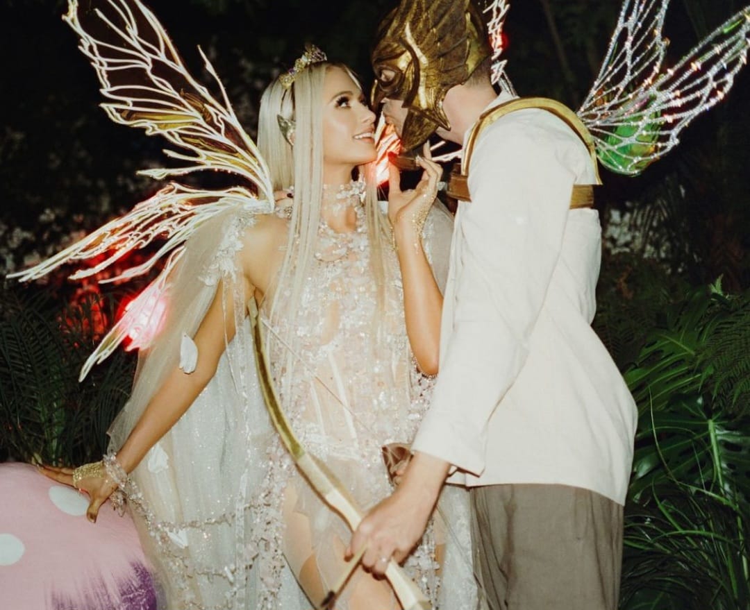 Kostum Halloween Paris Hilton. Foto: Dok. Instagram @parishilton