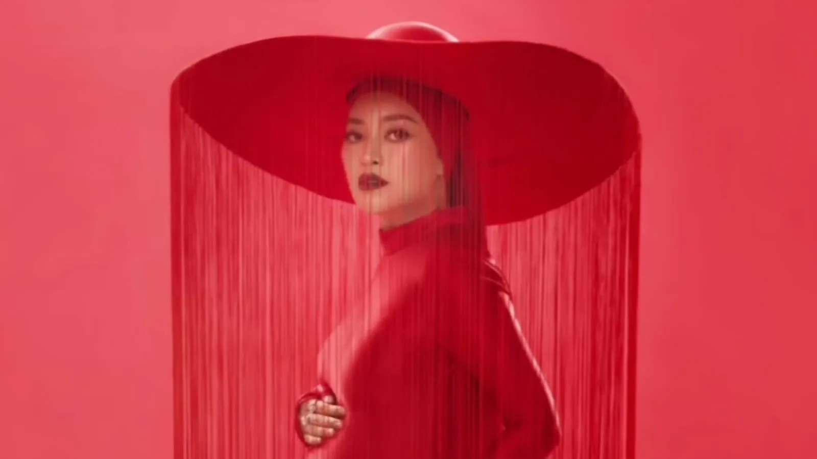 Gaya Crazy Rich Shandy Purnamasari saat Maternity Shoot
