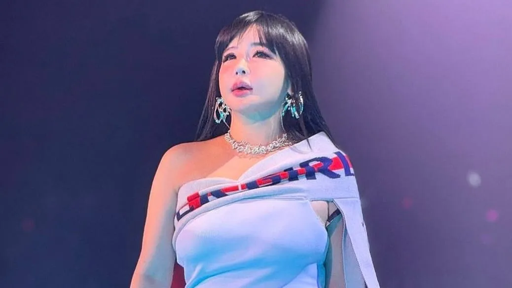 Park Bom 2NE1 Sakit Saat Konser di Manila, Batal Tampil di Jakarta?