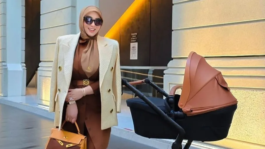 Gaya Syahrini Makin Mewah Setelah Melahirkan Princess R