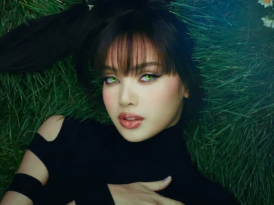 Lisa BLACKPINK akan merilis full album tahun depan. Foto: Dok. YouTube LLOUD Official