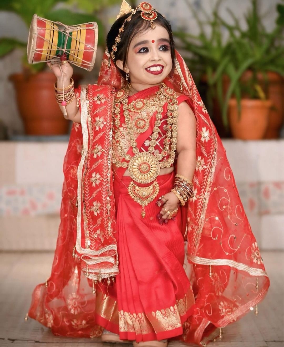 Jyoti Amge, wanita terpendek di dunia yang berasal dari India. Foto: Dok. Instagram @jyoti_amge